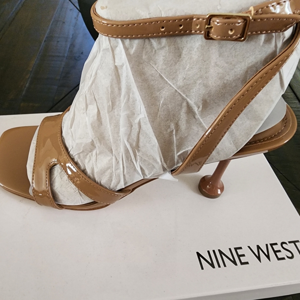NEW!! Nine West